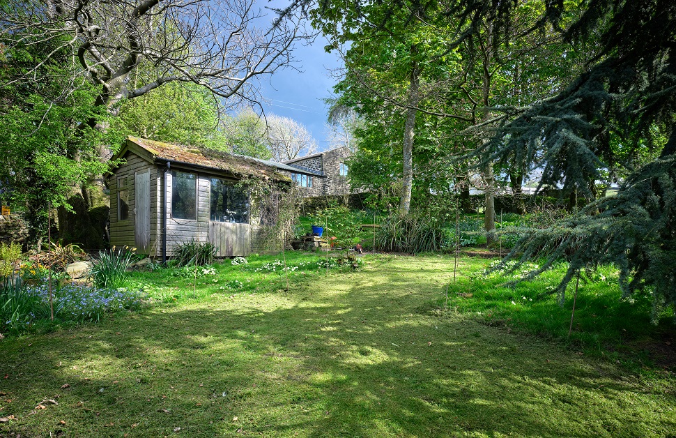 10 Reasons To Buy Land In The UK